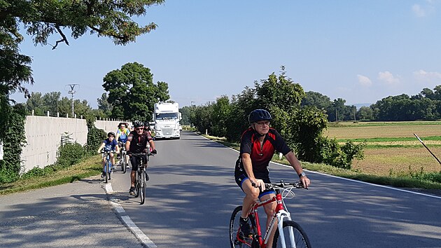 Protestn jzda cyklist za vybudovn cyklostezky  Olomouc - Chomoutov - Bezce se konala ji podruh.