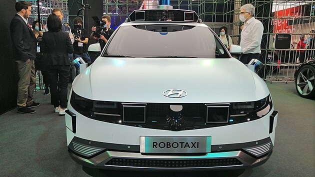 Prototyp robotického taxíku postavený na základech elektromobilu Hyundai Ioniq 5