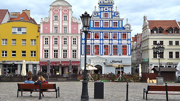 Domy na Senovážném náměstí (Rynek Sienny) ve Štětíně jsou většinou výsledkem poválečných rekonstrukcí.