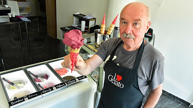 Místo odchodu do penze se Josef Pechal ze Zlína vrhnul na výrobu italské zmrzliny. „Nebaví mě sedět u televize,“ říká.