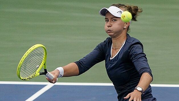 Barbora Krejkov pozorn sleduje mek v utkn 2. kola na US Open proti Ameriance McHaleov