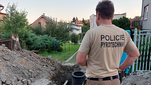 Policejn pyrotechnici znekodnili leteckou pumu z 2. svtov vlky, kterou nali dlnci v ostravskm obvodu Poruba. (9. z 2021)