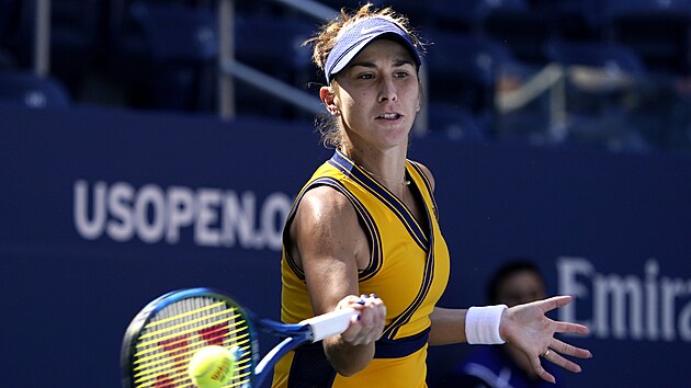 vcarka Belinda Bencicov returnuje bhem osmifinle US Open.