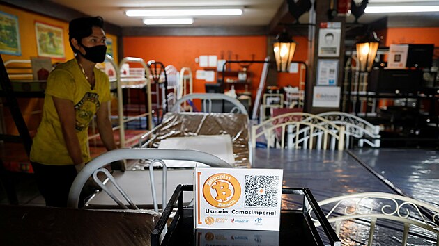 V Salvadoru bude mon platit bitcoinem. Zkon pedpokld, e bitcoin bude muset pijmat kad obchodnk, kter je na to technicky vybaven. (6. z 2021)