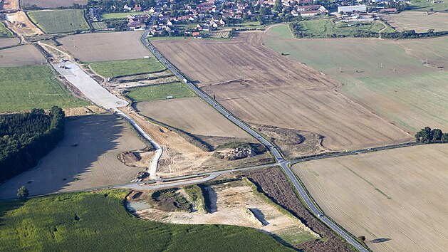 Budování obchvatu Horní Lukavice na Plzeňsku. Nová trasa spojí dálniční přivaděč k D5 s budoucím obchvatem Přeštic. (8. 9. 2021)