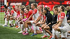 Hráky Slavie pi dkovace fanoukm.