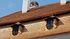 Rekonstruovaná stecha  Geschaderova domu z devných indel.