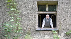 Miroslav Nevrlý je autor víc ne� desítky knih zabývajících se p�edev�ím...