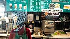 V pr�b�hu dne se vládní pen�enka objevila pouze v n�kolika obchodech a bitcoin...