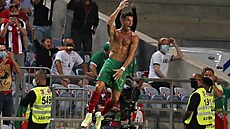 Cristiano Ronaldo se raduje, v nastavení portugalský útočník  právě otočil...