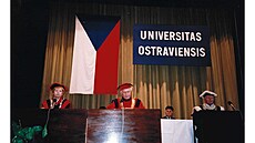 Imatrikulace student Ostravské univerzity v roce 1993