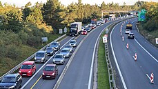 Na dálnici D10 se kousek za Prahou převrátil kamion. (9.9.2021) | na serveru Lidovky.cz | aktuální zprávy