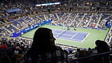 Momentka ze stadionu Arthura Ashe pi noním zápase mezi Sloane Stephensovou a...