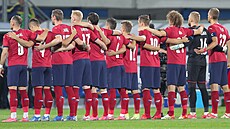 Čeští fotbalisté zpívají národní hymnu před přípravným duelem s Ukrajinou.