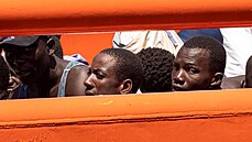 Migranty plující ke panlským behm ze severní Afriky zachránila panlská...