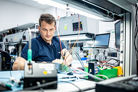 Viktor Žalud pracuje jako hardwarový vývojář a metrolog v Siemens Advanta devět...