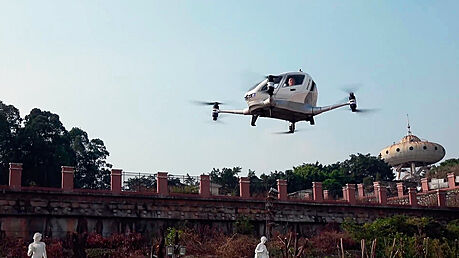 Prototyp osobního pepravního dronu Ehang 184