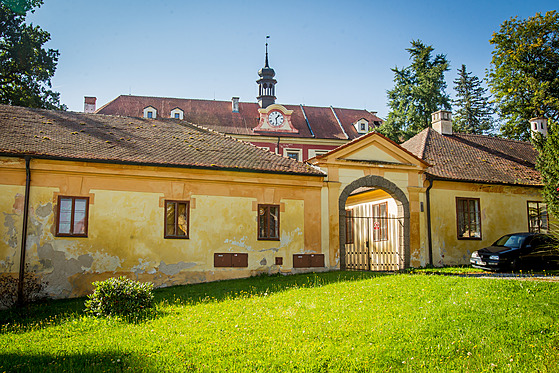Malajsijský královský fond koupil zámek Protivín i s p�ilehlým parkem. Památku...