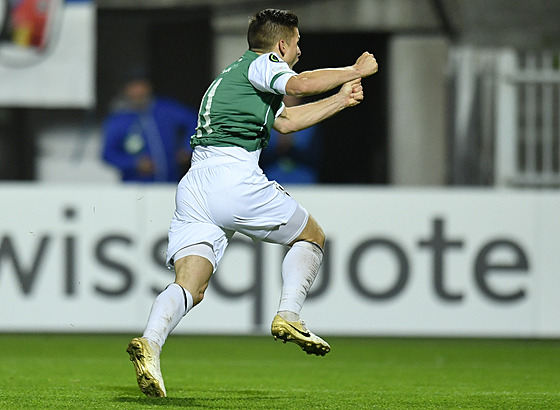 Václav Pila z Jablonce se raduje po gólu z penalty.