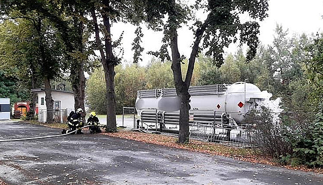 Únik zemního plynu na Plzeňsku. Hasiči evakuovali pět domů