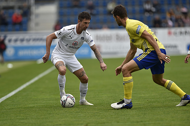 ONLINE: Slovácko - Zlín 3:0, domácí v přesile, k asistenci přidává Holzer i gól