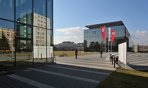 Jihoeská univerzita má moderní kampus pi Braniovské ulici.