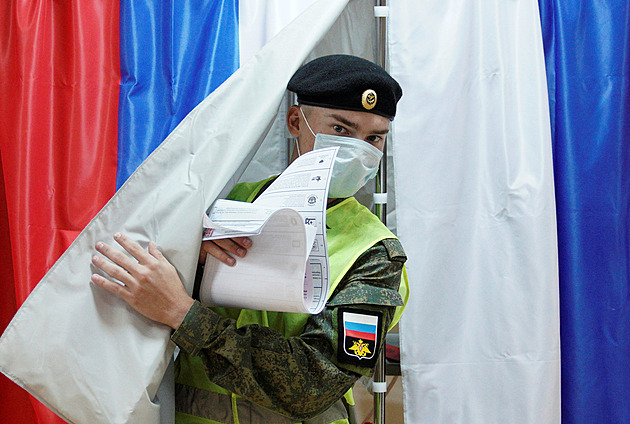 V Rusku vrcholí třídenní parlamentní volby. Opět se čeká vítězství vládní strany