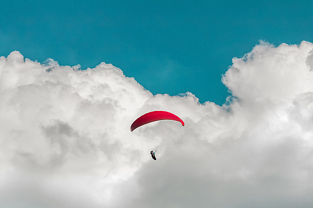 Český turista zemřel v Maroku při paraglidingu, tělo se našlo v moři