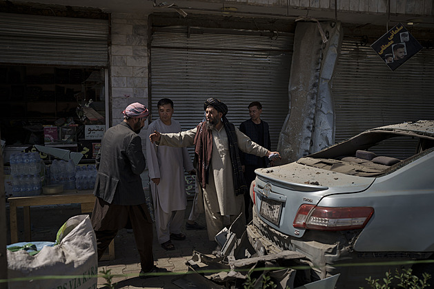 Další útok v afghánském Dželálábádu, bomba usmrtila pět lidí. Terčem byl opět vůz Tálibánu