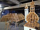 Sthovn model krov, kter daroval Chebu tesask mistr Josef Hauer, do...
