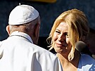Slovenská prezidentka Zuzana aputová vítá na bratislavském letiti papee...