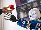 VUT pracuje s robotem s lidskými smysly. (16. záí 2021)