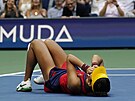 Britka Emma Raducanuová slaví triumf na grandslamovém US Open.