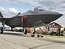 Maketa stroje F-35 na Dnech NATO v Ostrav