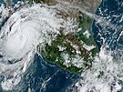 Satelitní snímek hurikánu Olaf, který zasáhl Kalifornský pooostrov. (9. záí...