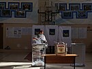 Rusové volí v parlamentních volbách, které jsou tentokrát tídenní. (18. záí...