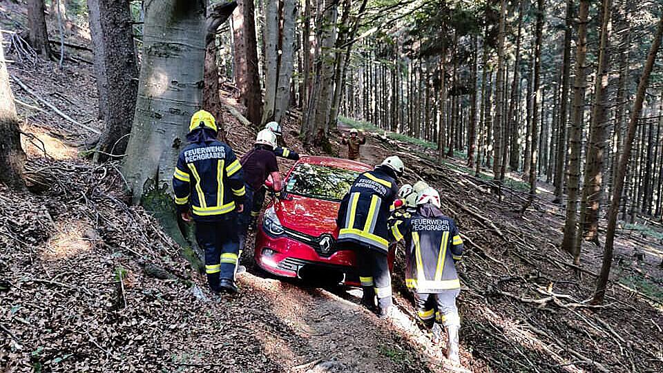 Slepá důvěra v navigaci zavedla českého seniora do hlubin rakouského hvozdu