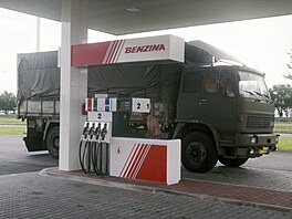 Benzina, erpací stanice v Prhonicích (1. srpna 1996)