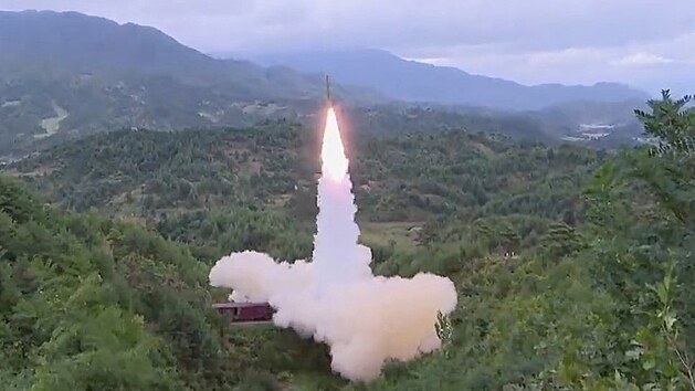 Severn Korea odplila svou balistickou raketu z vlaku. (15. z 2021)