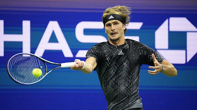 Nmec Alexander Zverev se sna odehrt balonek v semifinle US Open