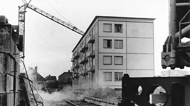 Prvn panelov dm v Hradci Krlov (1960)