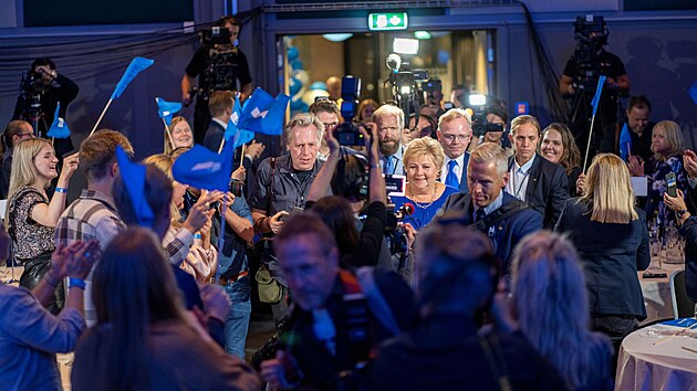 St�vaj�c� norsk� premi�ra Erna Solbergov� p�i volb�ch, podle jejich� v�sledk� po osmi letech vl�dnut� ve funkci premi�rky skon�� (13. z��� 2021)