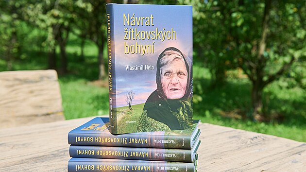 Kniha Návrat žítkovských bohyní od Vlastimila Hely vyšla v roce 2021.
