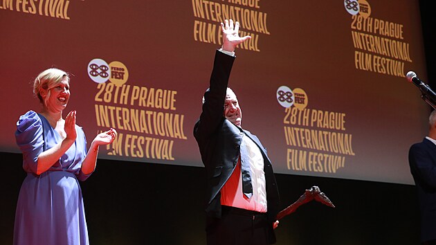 Producent Mike Downey d�kuje za �estn�ho Kristi�na (17. z��� 2021).