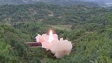 Test balistické rakety v KLDR (29. ervence 2017).