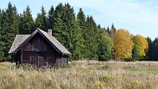 Lesní bouda Václavka nad Horním padrským rybníkem