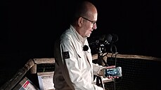 editel Miroslav Bobek pibliuje vojenskou termokameru.