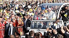 Papež František navštívil východní Slovensko. V Prešově ho přivítaly tisíce...