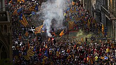 Přes sto tisíc lidí se v sobotu v Barceloně zúčastnilo demonstrace, při níž... | na serveru Lidovky.cz | aktuální zprávy