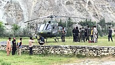 Pákistántí záchranái ekají na monost vyprotní dvou eských horolezc a...